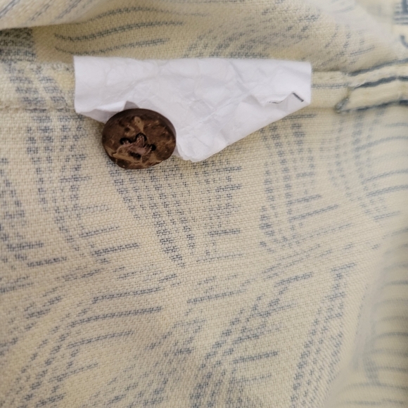 Hilo Hattie Silk Hawaiian Shirt Large - Picture 4 of 4